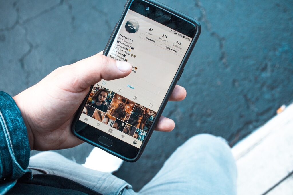 Instagram運用代行の単価はどのくらいが相場ですか？